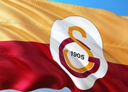 大比分获胜引发热议！塔图姆在巴塞罗那比赛中持续失利赢得满堂喝彩